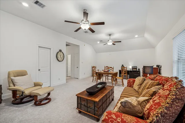 $775,000 | 1004 Ivy Meadow Lane, Pinehurst, TX 77362