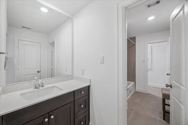 $775,000 | 1004 Ivy Meadow Lane, Pinehurst, TX 77362