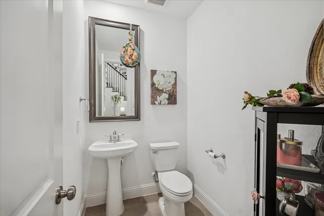 $775,000 | 1004 Ivy Meadow Lane, Pinehurst, TX 77362