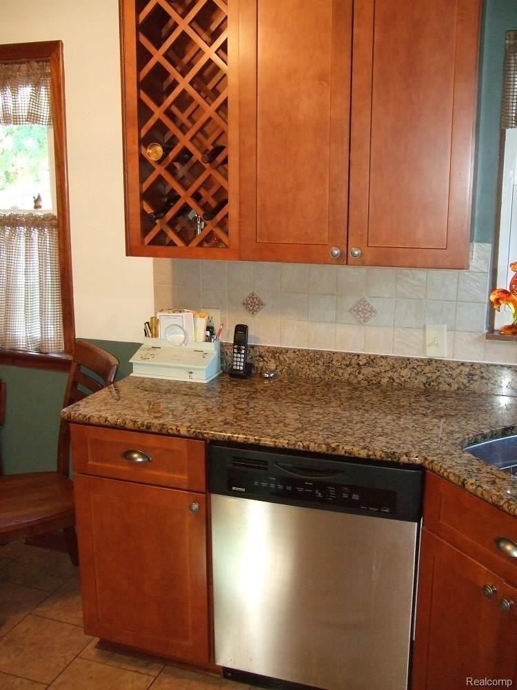 9920 Reeck Road Allen Park, MI 48101 - Photo 16 of 39 BI DISHWASHER AND MORE COUNTERTOP...