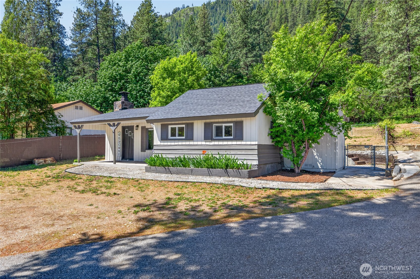 8494 Icicle Road Leavenworth, WA 98826 - Photo 5 of 27