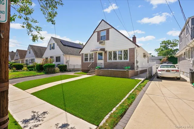 $829,000 | 113 North 1st Street, New Hyde Park, NY 11040