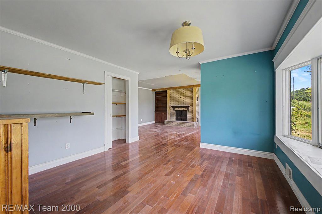 2145 Oakville Waltz Road New Boston, MI 48164 - Photo 10 of 56