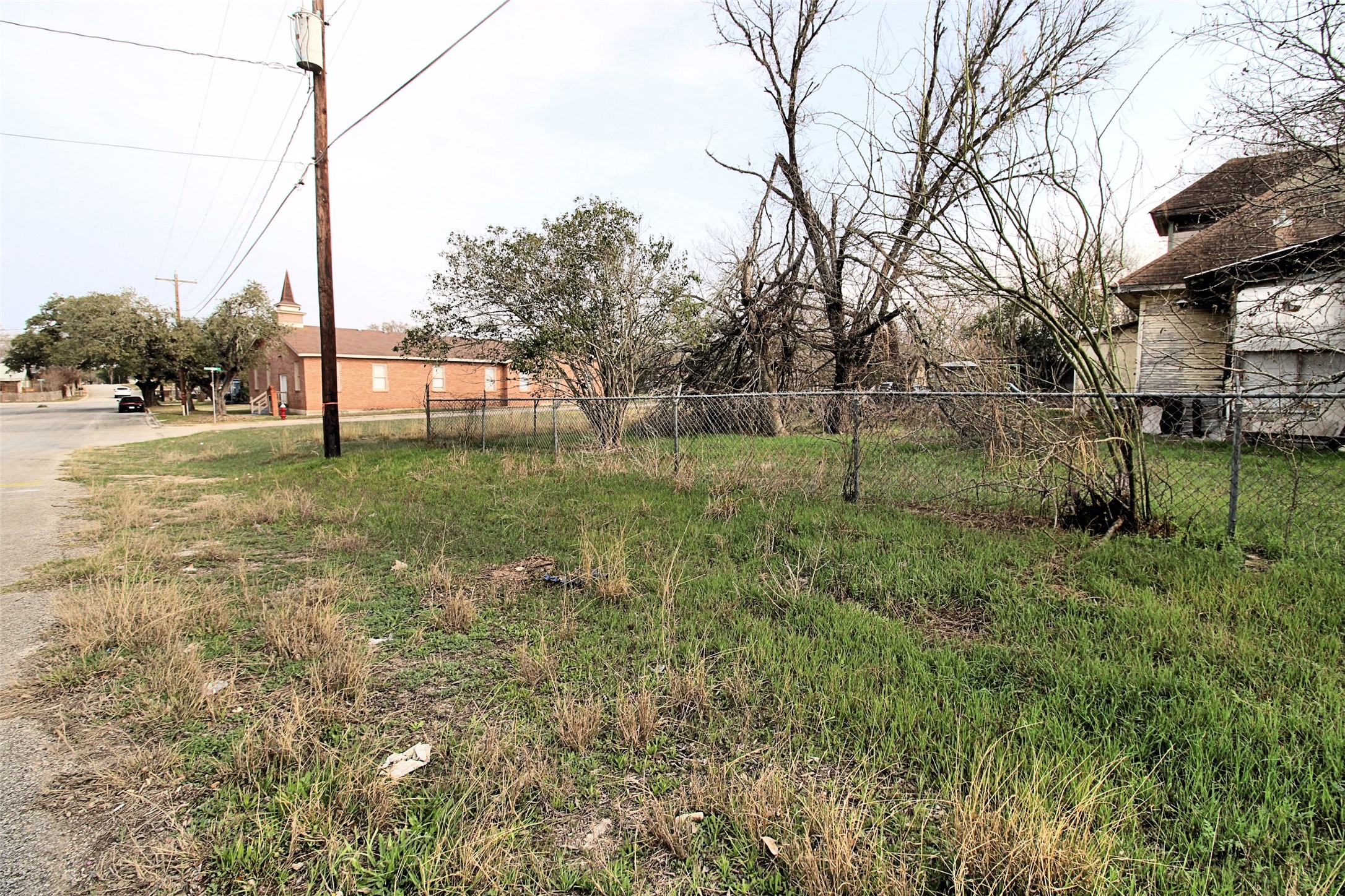 402 Trinity Street Lockhart, TX 78644 - Photo 11 of 18 2nd Lot to back side