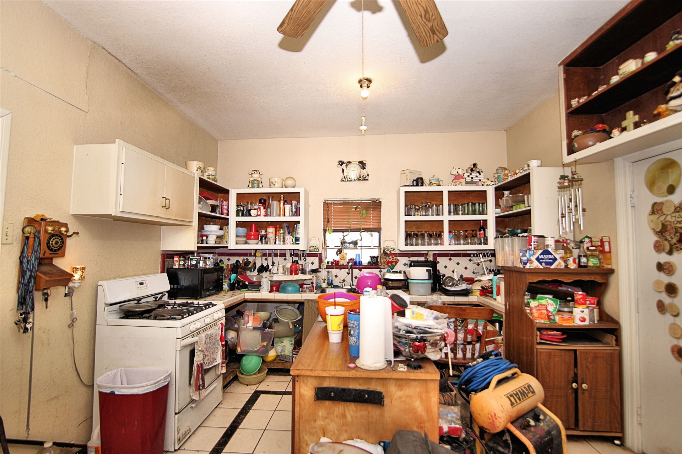 402 Trinity Street Lockhart, TX 78644 - Photo 14 of 18