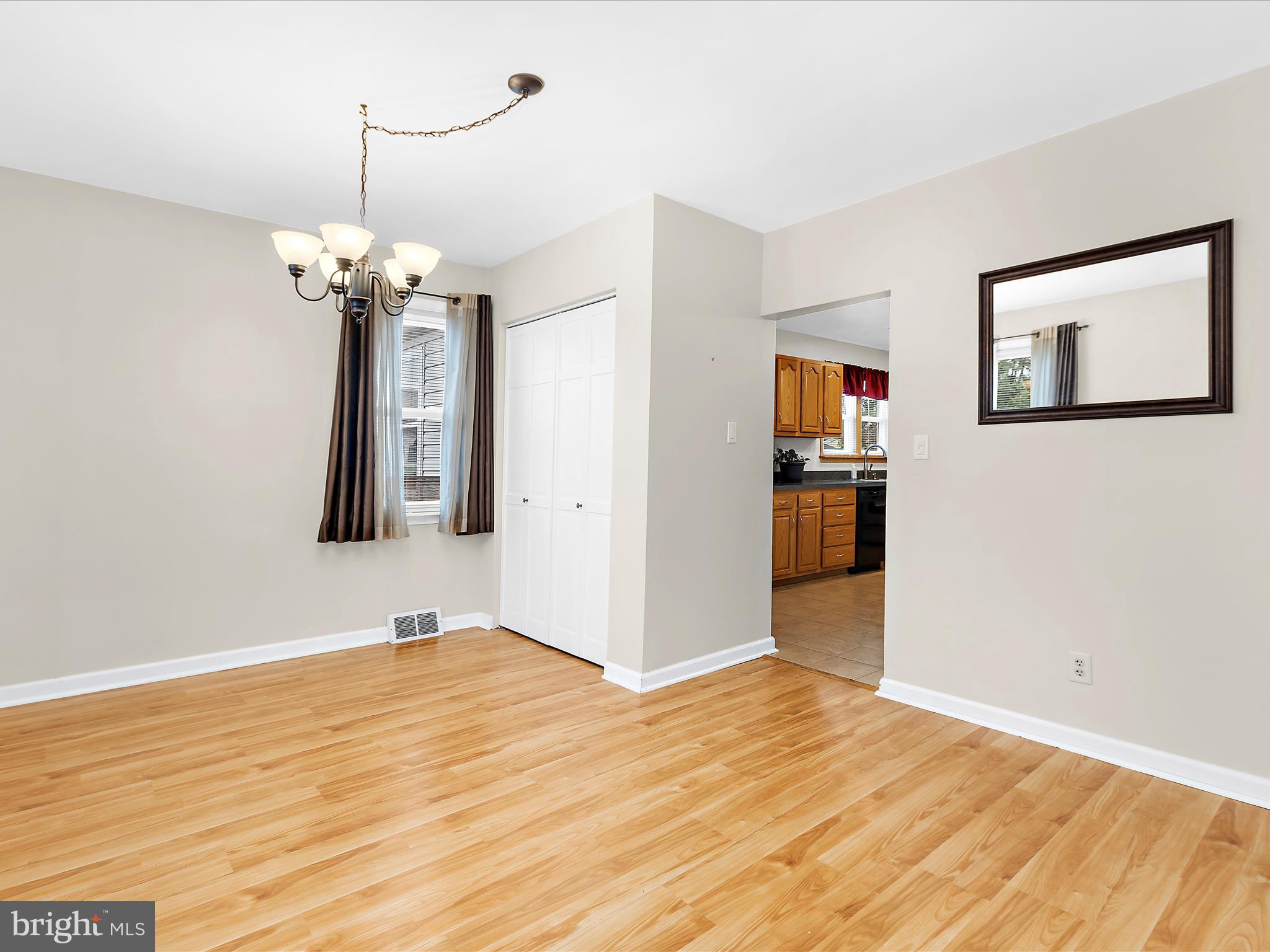 336 Cresswell Road Baltimore, MD 21225 - Photo 8 of 47 Gallery Image 8