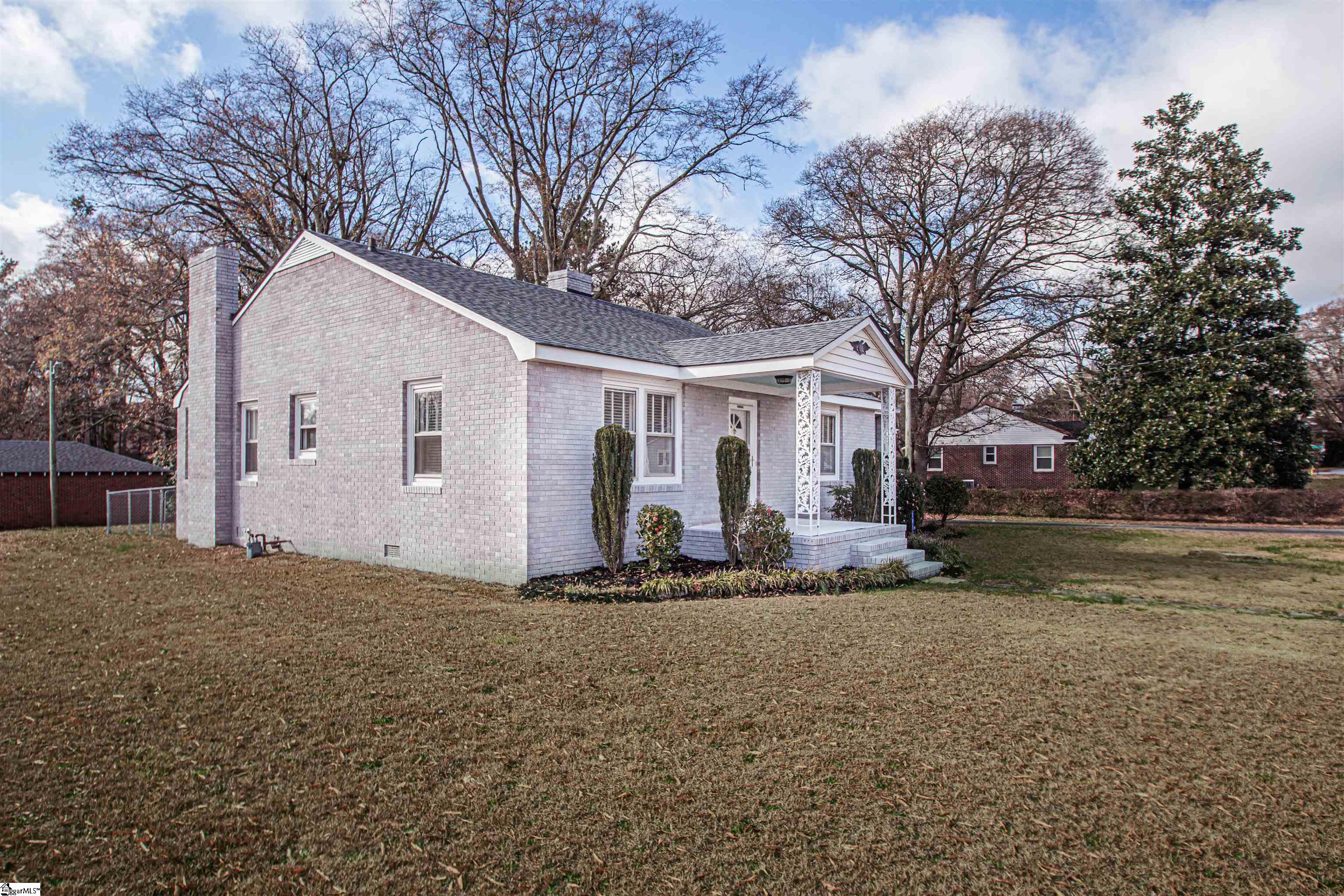 207 Fairview Road Laurens, SC 29360 - Photo 3 of 36 Gallery Image 3