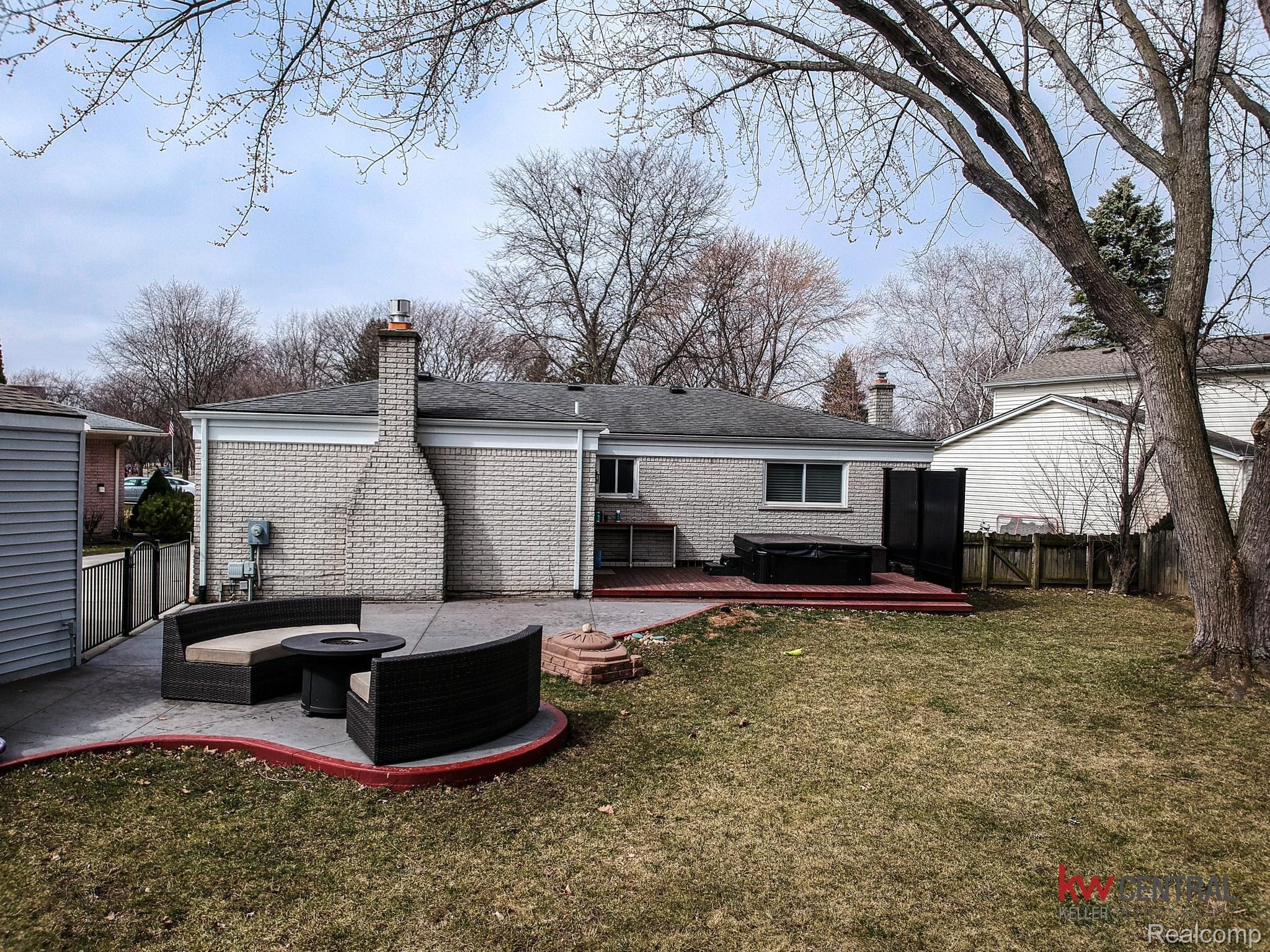899 Meadowlake Road Canton, MI 48188 - Photo 26 of 31 Back of house.jpg