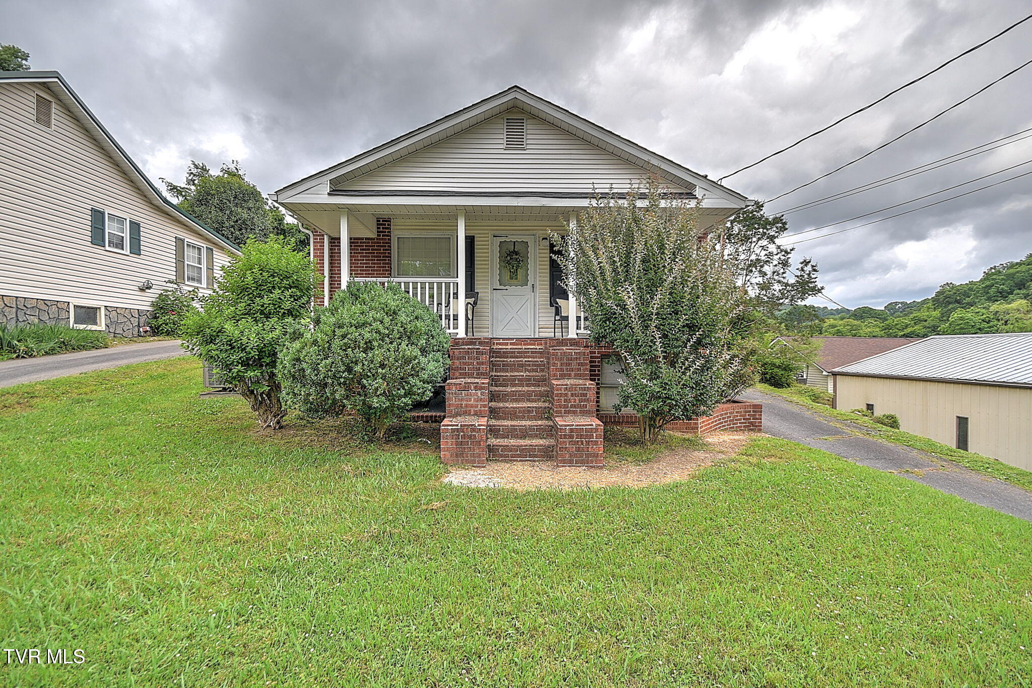 108 Broadview Street Kingsport, TN 37665 - Photo 1 of 35 1-web-or-mls-108 Broadview GUnit-2