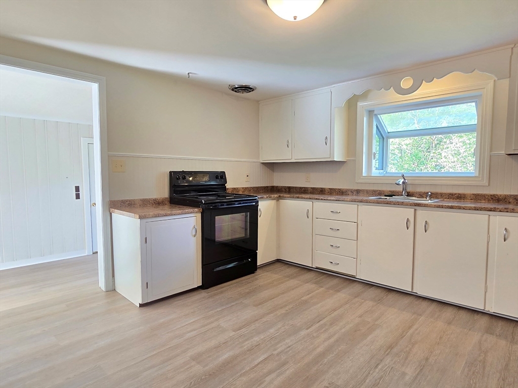 17 Long Hill Road Ashland, MA 01721 - Photo 10 of 29 Gallery Image 10