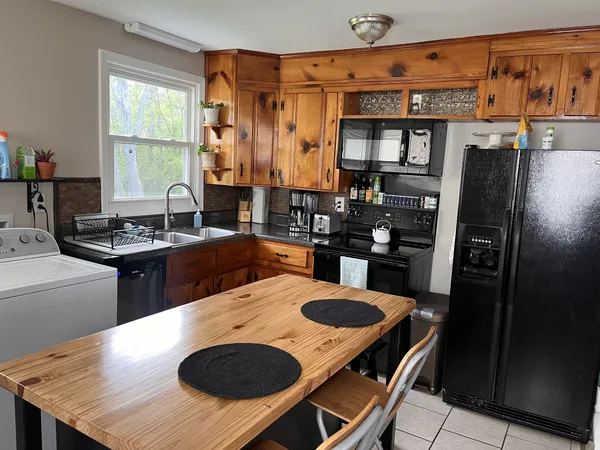 $1,350 | 890 19th Avenue West, Springfield, TN 37172