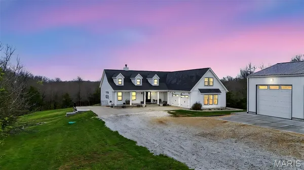 $995,000 | 280 Sycamore Lane, Moscow Mills, MO 63362