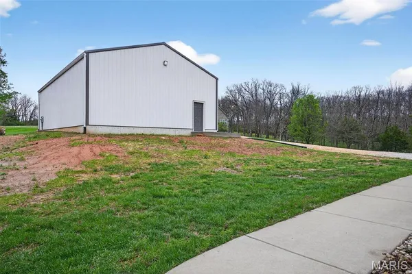 $995,000 | 280 Sycamore Lane, Moscow Mills, MO 63362