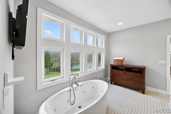 $995,000 | 280 Sycamore Lane, Moscow Mills, MO 63362