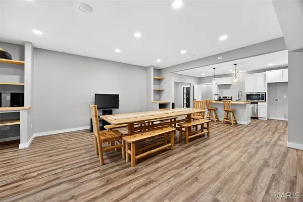 $995,000 | 280 Sycamore Lane, Moscow Mills, MO 63362