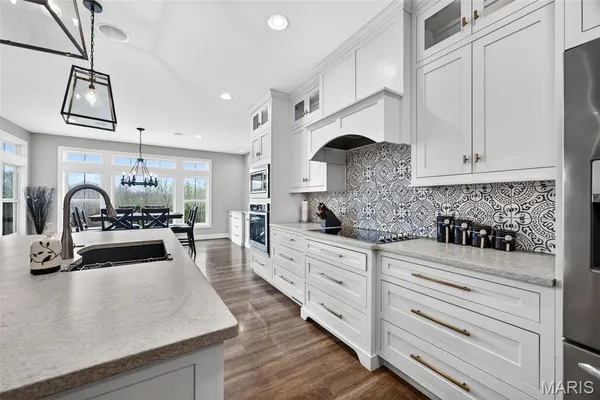 $995,000 | 280 Sycamore Lane, Moscow Mills, MO 63362