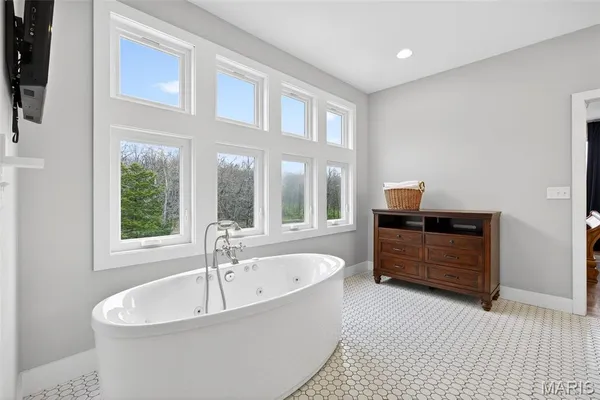 $995,000 | 280 Sycamore Lane, Moscow Mills, MO 63362