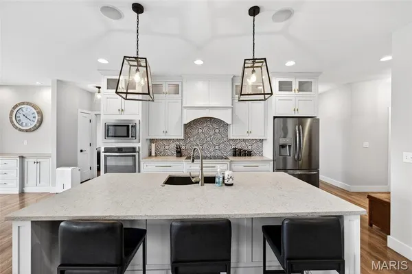 $995,000 | 280 Sycamore Lane, Moscow Mills, MO 63362