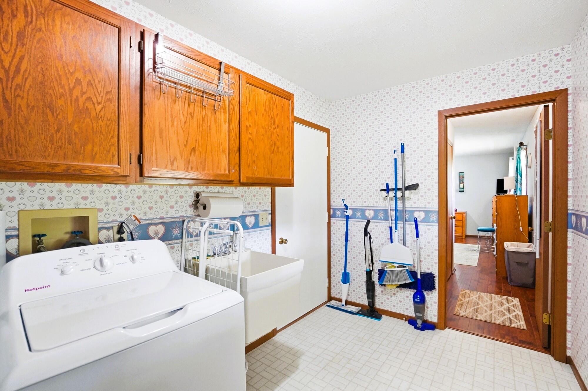 1143 Armsgate Road Springfield, OH 45503 - Photo 35 of 52