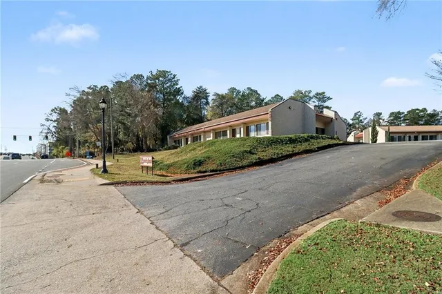 $1,770 | 4292 A Memorial Drive, Decatur, GA 30032