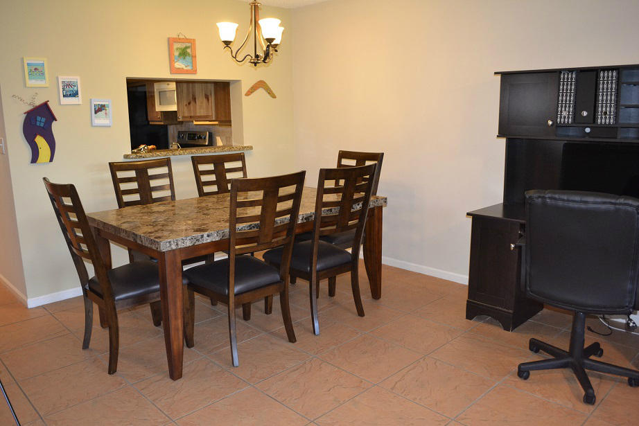 380 Northwest 67th Street, Unit J102 Boca Raton, FL 33487 - Photo 11 of 29 dining