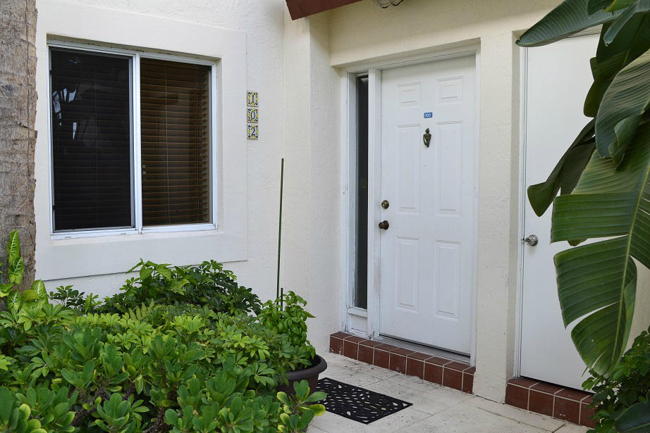 380 Northwest 67th Street, Unit J102 Boca Raton, FL 33487 - Photo 2 of 29 San de Vance