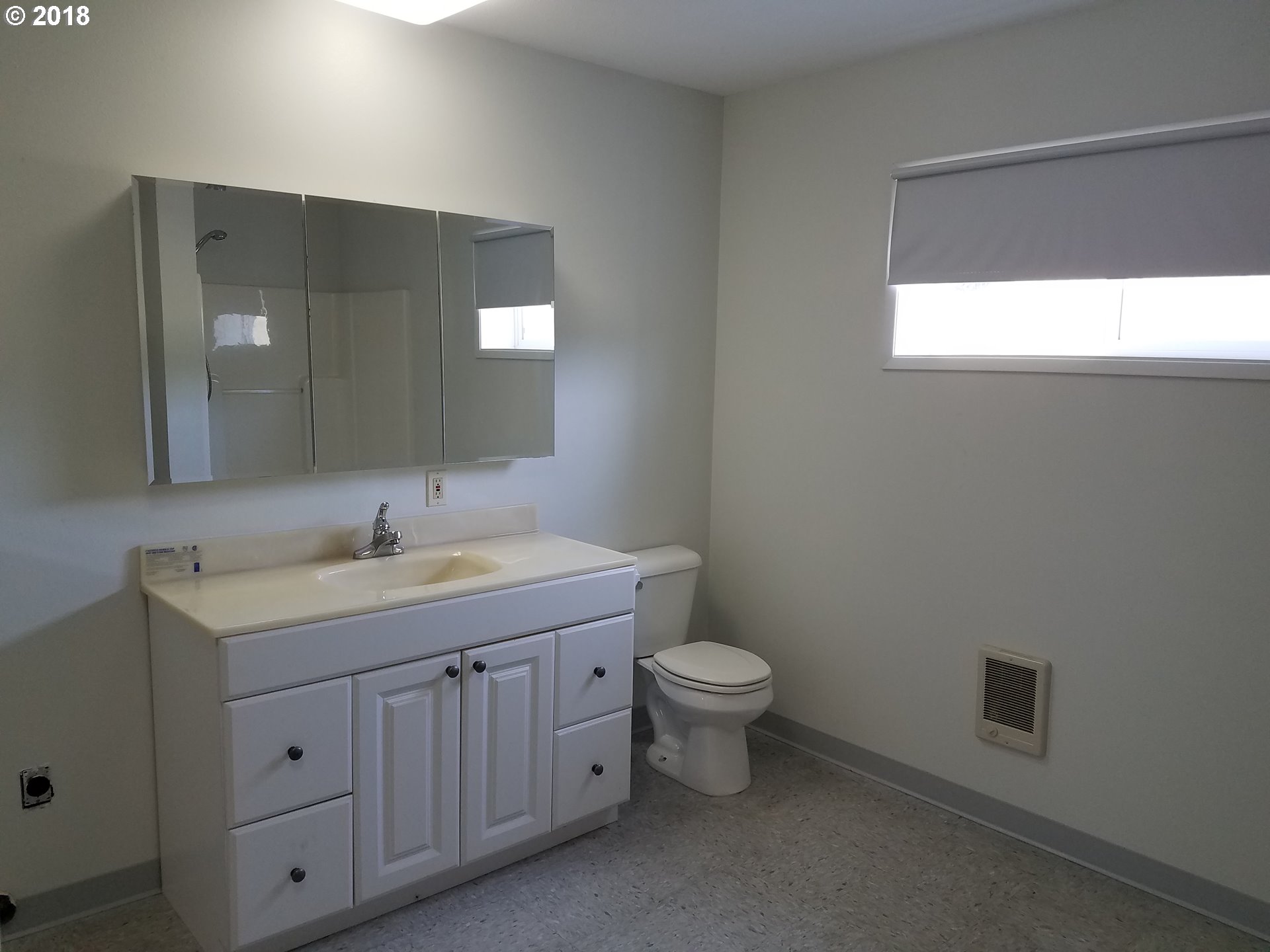 152 Peyrollaz Road Carson, WA 98610 - Photo 23 of 30 Bathroom