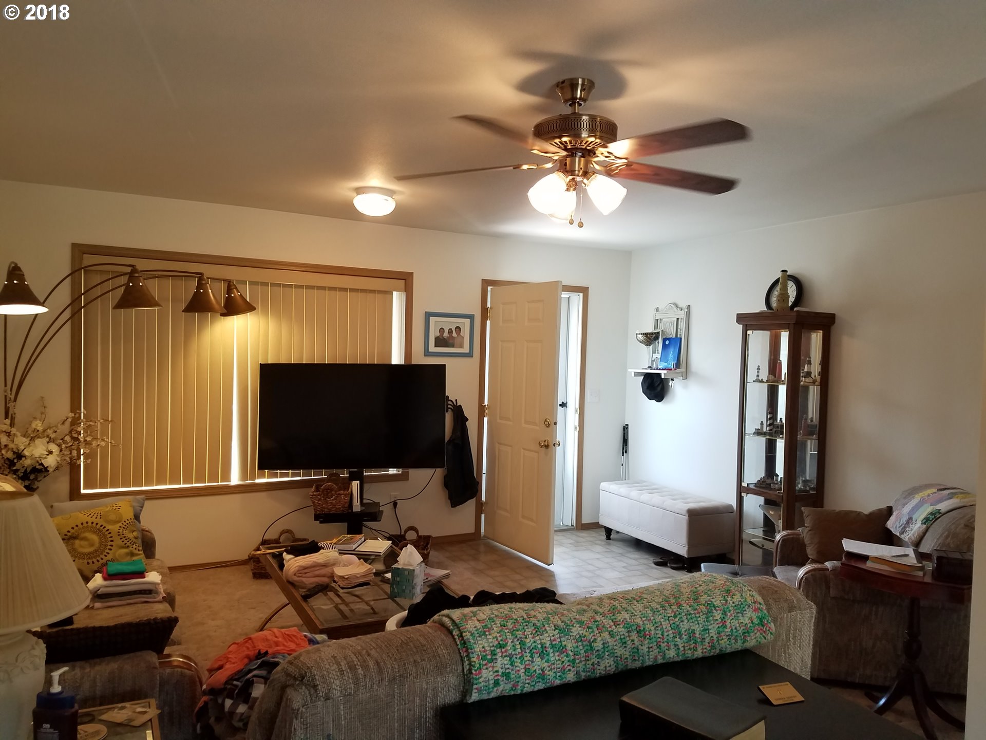 152 Peyrollaz Road Carson, WA 98610 - Photo 3 of 30 Living Room