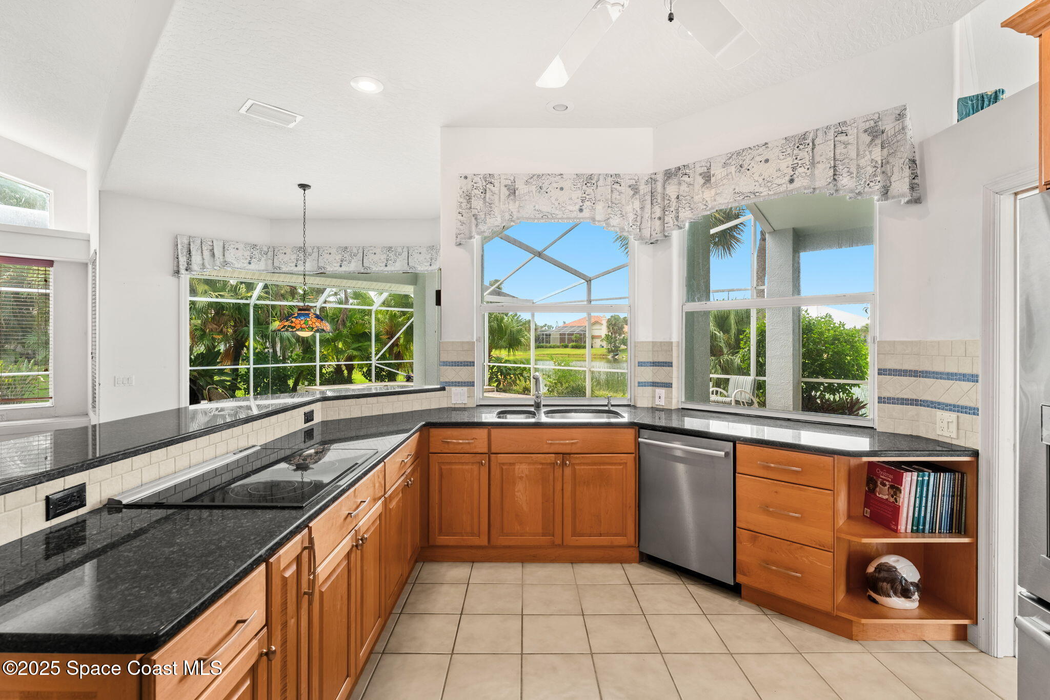 248 Loggerhead Drive Melbourne Beach, FL 32951 - Photo 10 of 35 a kitchen with lots of counter top space