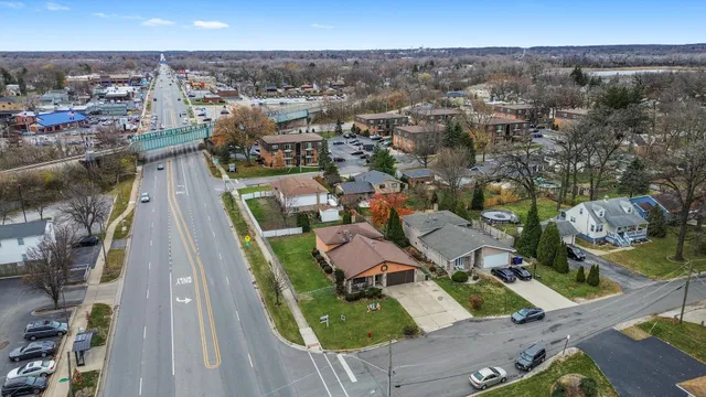 a front view of house with yard