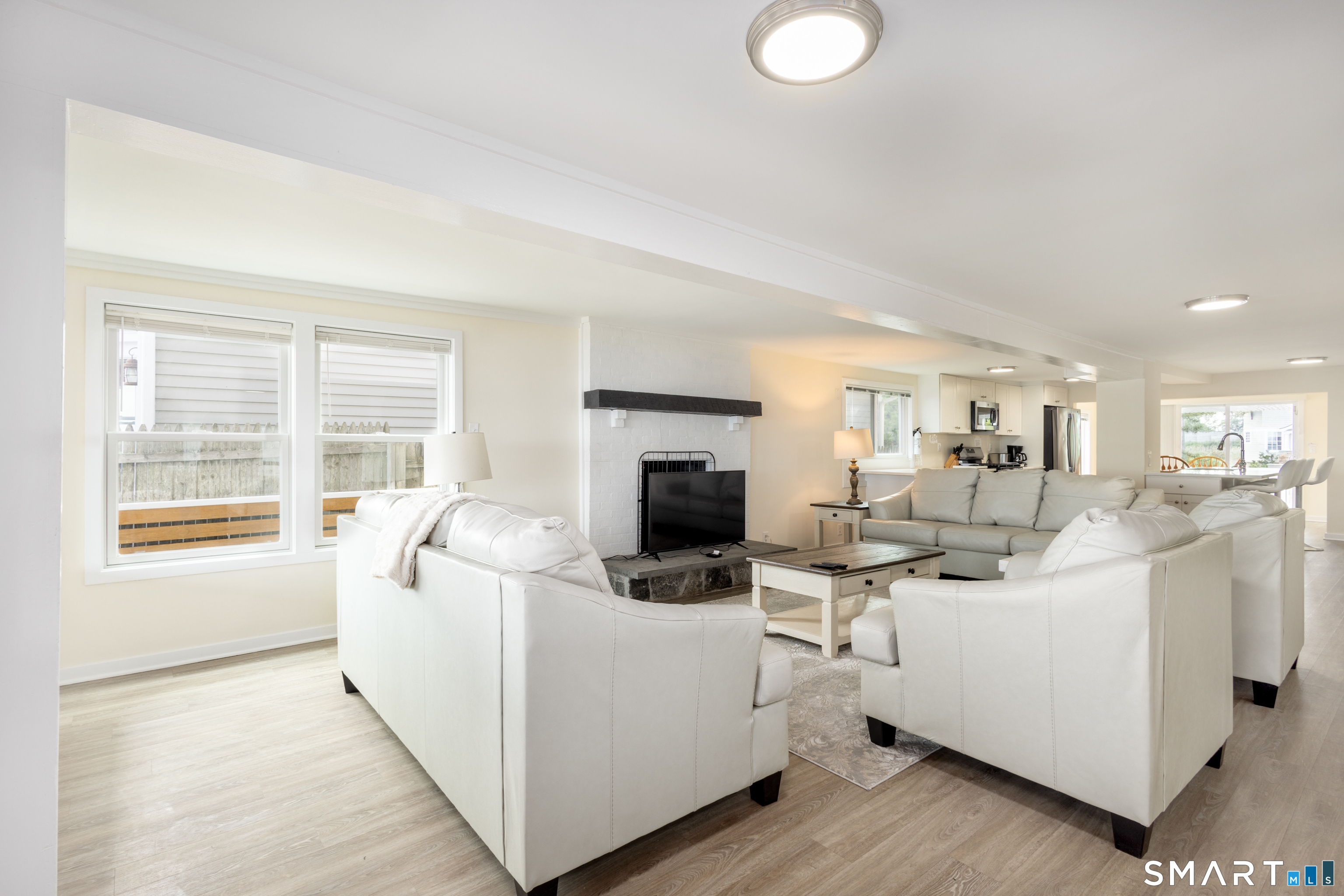 989 Fairfield Beach Road Fairfield, CT 06824 - Photo 8 of 20 Gallery Image 8