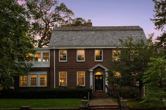 $1,265,000 | 2322 Oliver Avenue South, Minneapolis, MN 55405