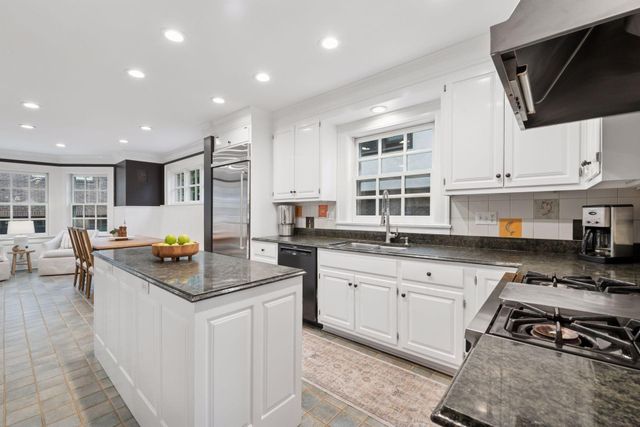 $1,265,000 | 2322 Oliver Avenue South, Minneapolis, MN 55405