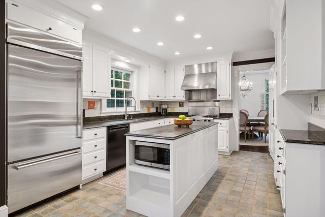 $1,265,000 | 2322 Oliver Avenue South, Minneapolis, MN 55405