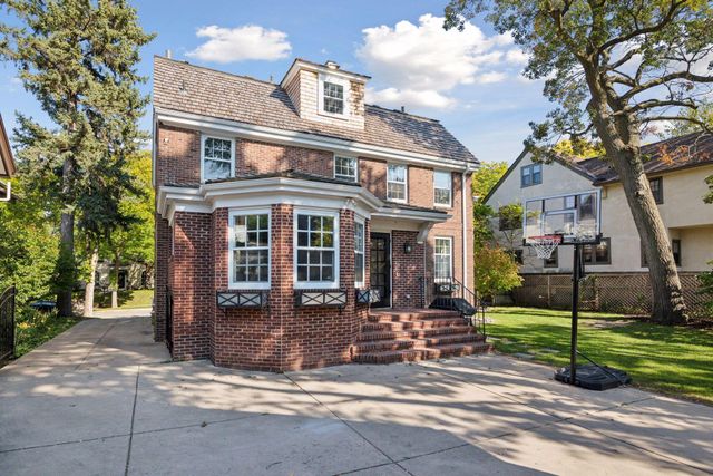 $1,265,000 | 2322 Oliver Avenue South, Minneapolis, MN 55405