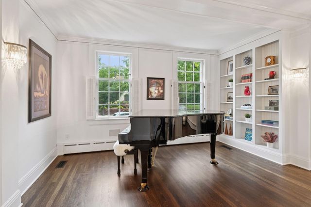 $1,265,000 | 2322 Oliver Avenue South, Minneapolis, MN 55405