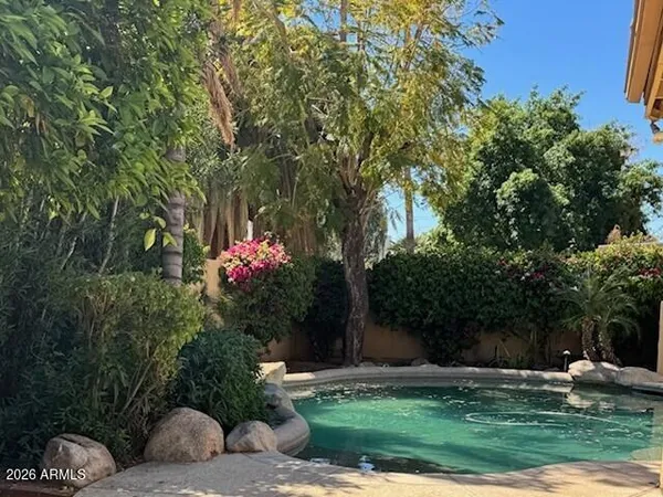 $1,100,000 | 5637 East Beverly Lane, Scottsdale, AZ 85254