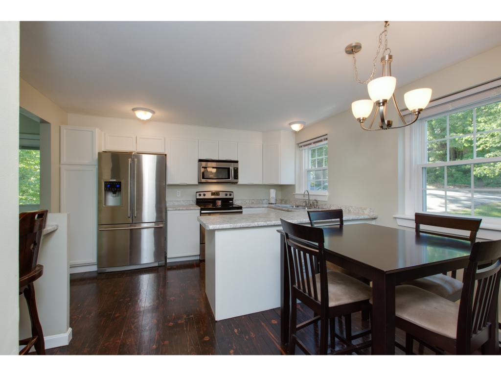 8 R Strawberry Hill Road, Unit 8R Derry, NH 03038 - Photo 3 of 32