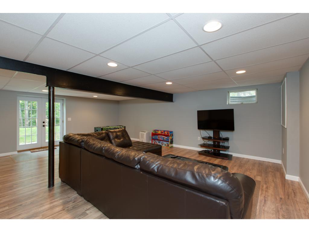 8 R Strawberry Hill Road, Unit 8R Derry, NH 03038 - Photo 24 of 32