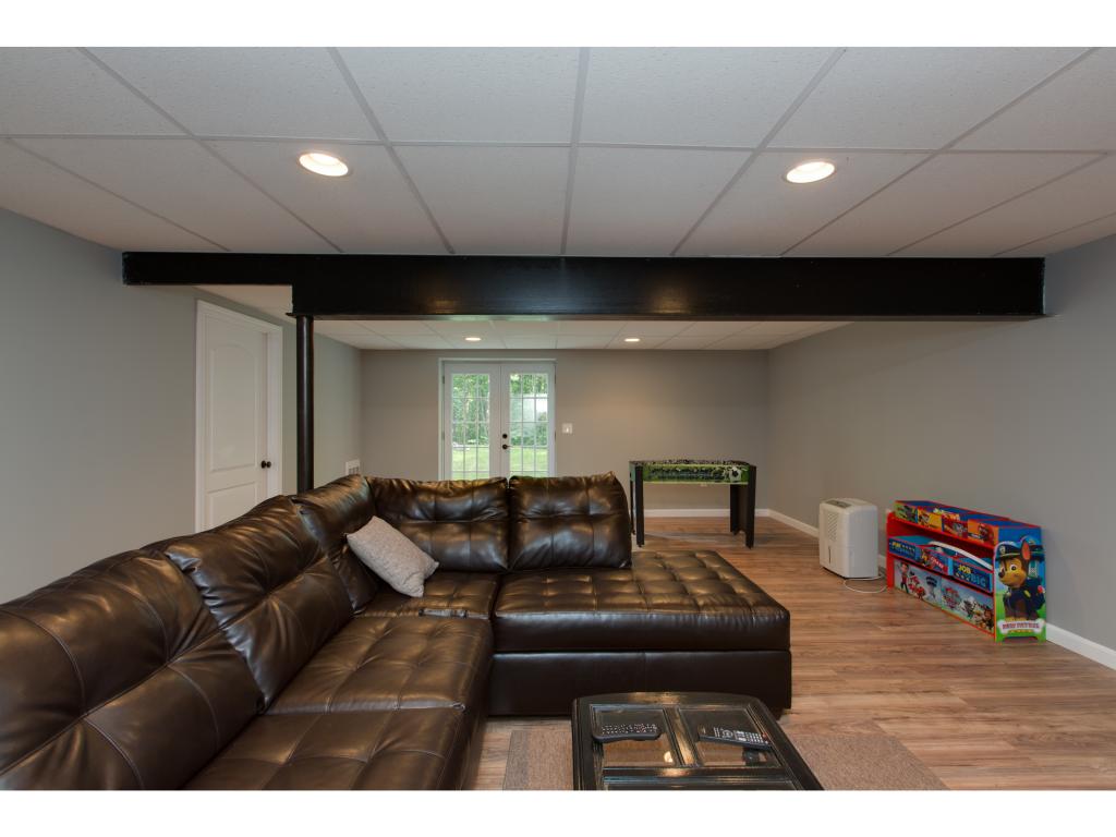 8 R Strawberry Hill Road, Unit 8R Derry, NH 03038 - Photo 28 of 32