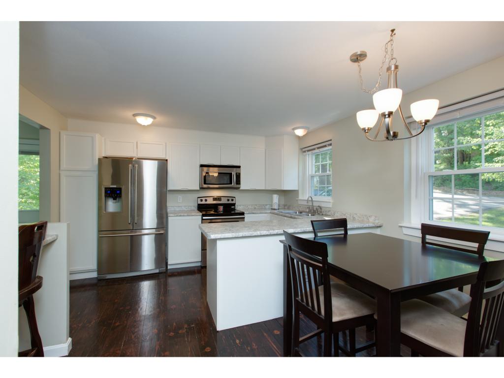 8 R Strawberry Hill Road, Unit 8R Derry, NH 03038 - Photo 4 of 32