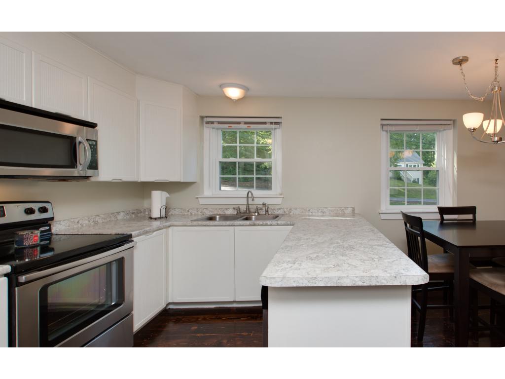 8 R Strawberry Hill Road, Unit 8R Derry, NH 03038 - Photo 6 of 32