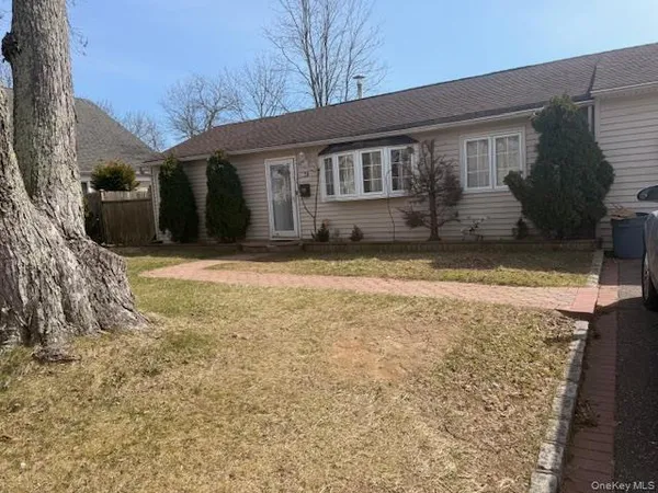 $530,000 | 30 Tamarack Street, Central Islip, NY 11722