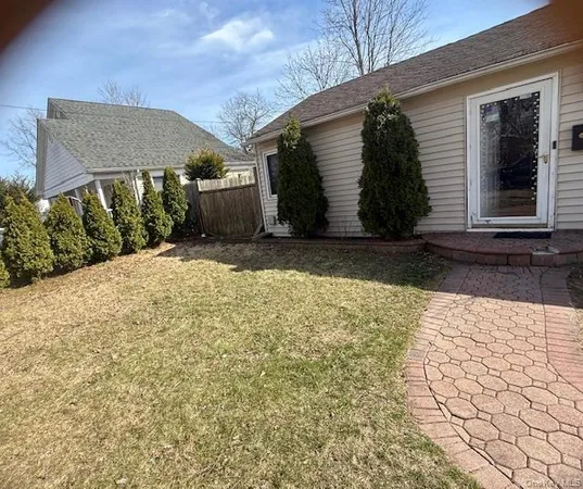 $550,000 | 30 Tamarack Street, Central Islip, NY 11722