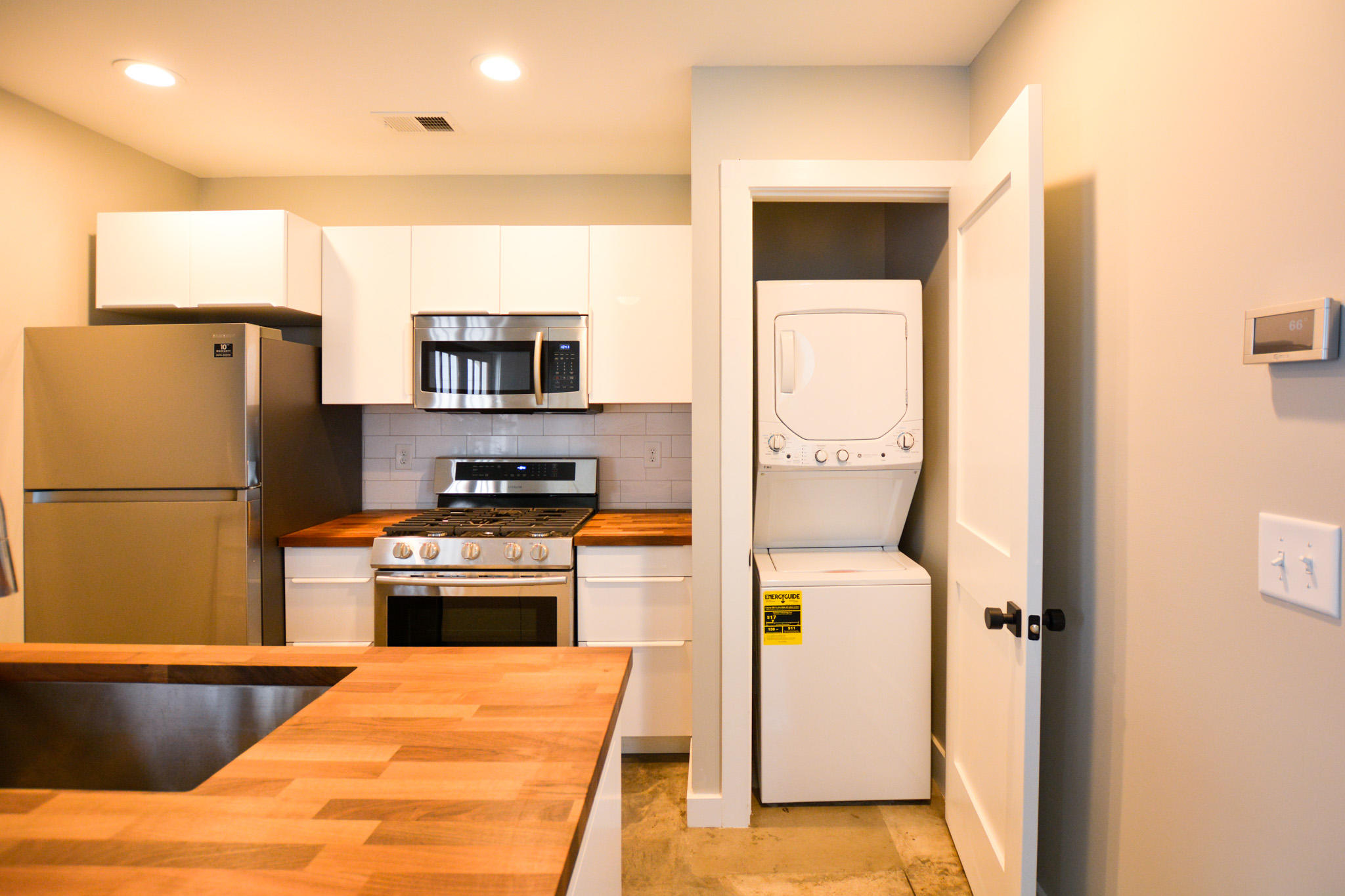 195 Smith Street, Unit B Charleston, SC 29403 - Photo 5 of 15 20210203-_DSC8955