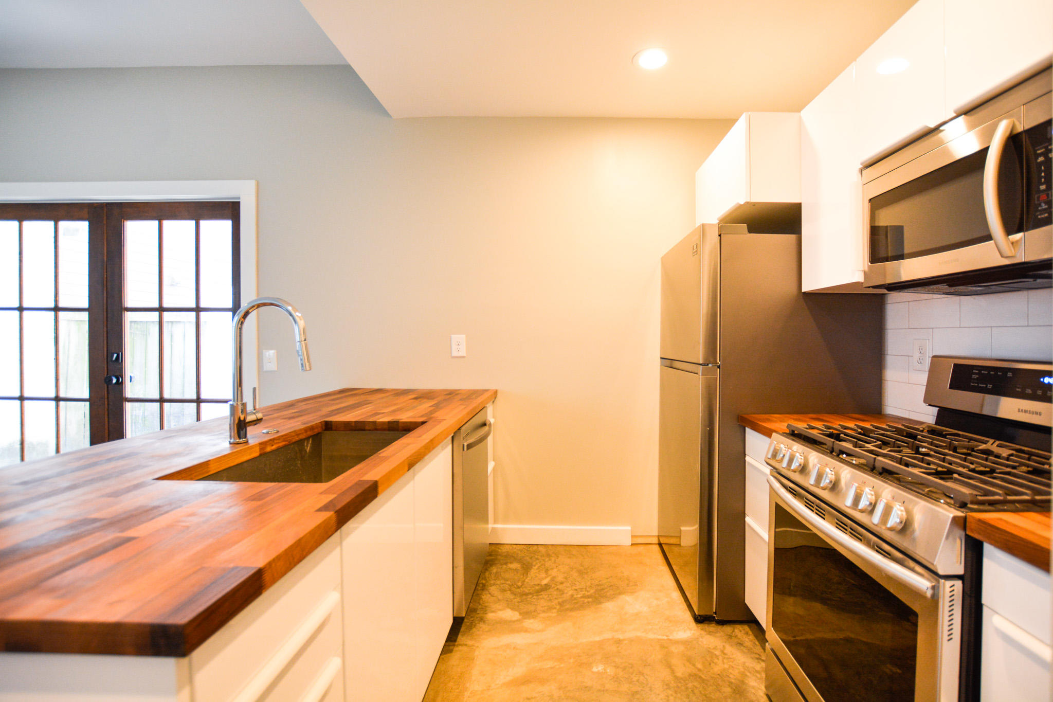 195 Smith Street, Unit B Charleston, SC 29403 - Photo 6 of 15 20210203-_DSC8957