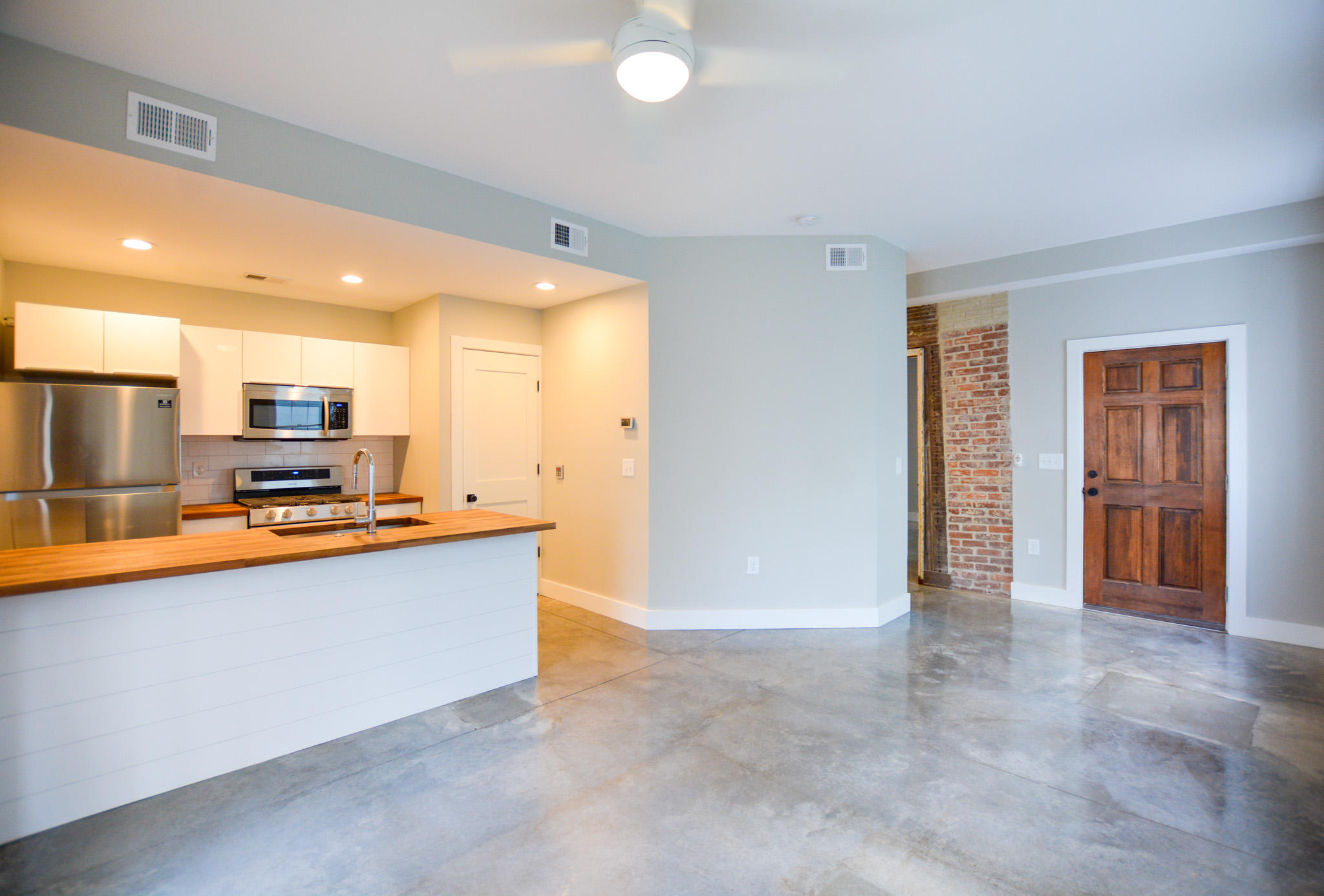 195 Smith Street, Unit B Charleston, SC 29403 - Photo 8 of 15 20210203-_DSC8961