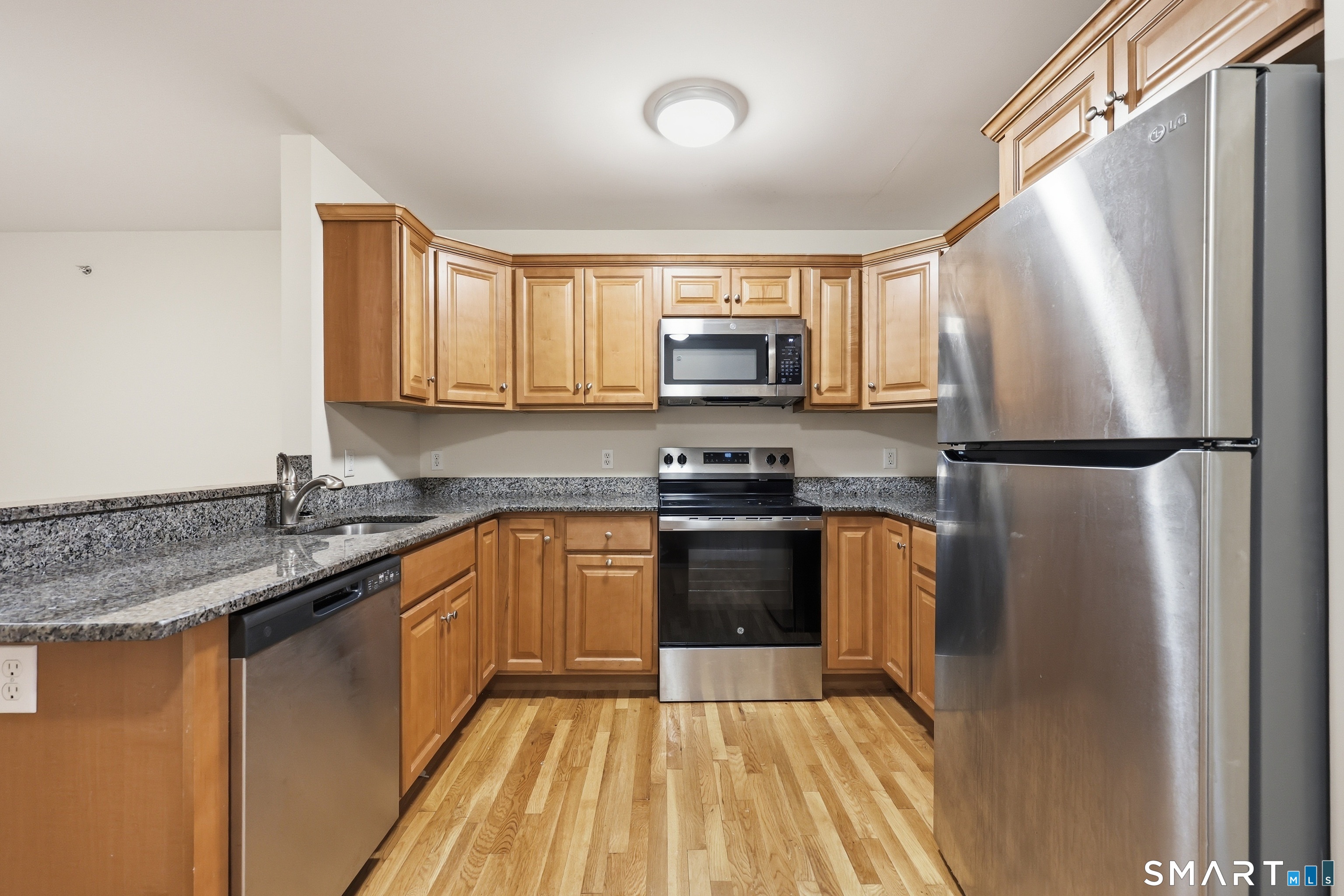 24 Hartford Road, Unit 9 Salem, CT 06420 - Photo 1 of 17