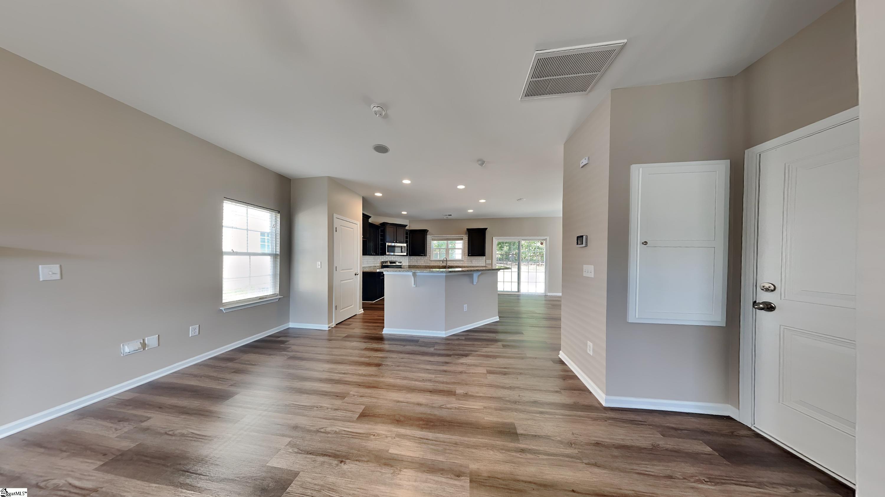 611 South Windowpane Way Duncan, SC 29334 - Photo 4 of 11 Gallery Image 4