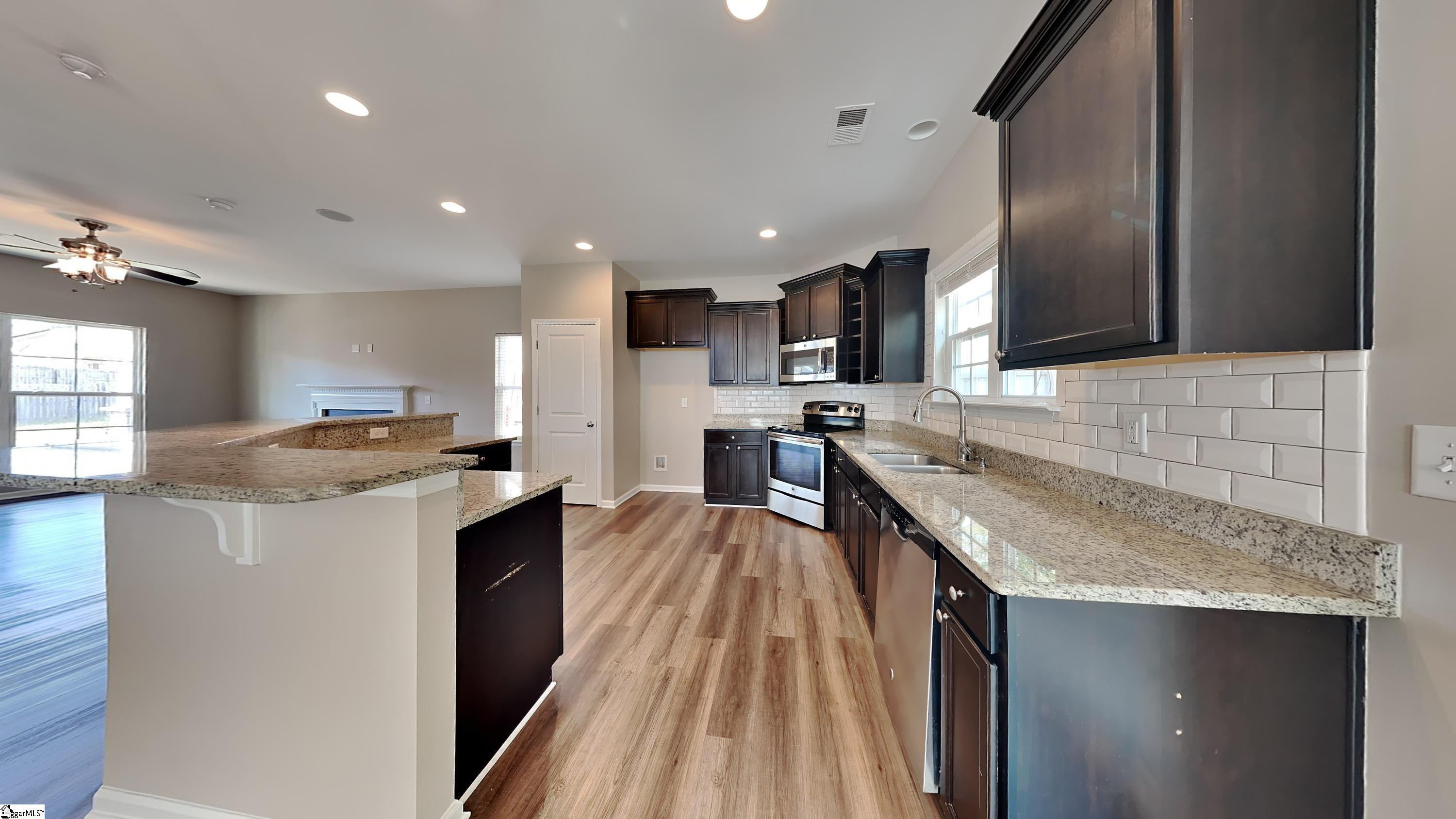 611 South Windowpane Way Duncan, SC 29334 - Photo 5 of 11 Gallery Image 5